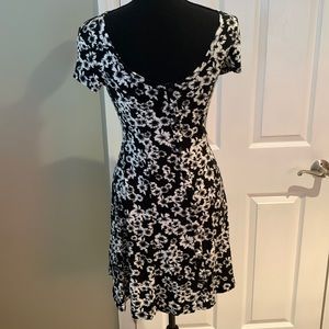 Women’s SO dress XS. Black and white. Very good used condition.